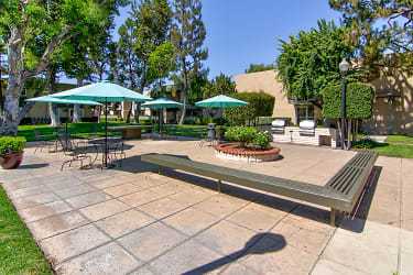 Regency Plaza Apartments - Anaheim, CA