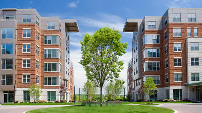 Longview Place Apartments - Waltham, MA