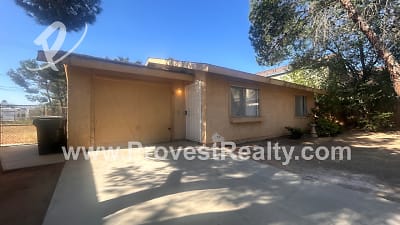 21535 Nisqually Rd - Apple Valley, CA