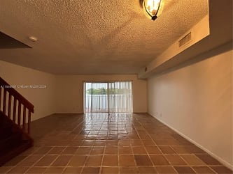 3243 NW 44th St #3 - Oakland Park, FL