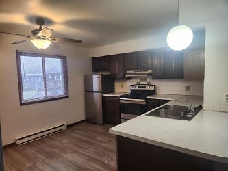 Buck Apartments - Rockford, IL