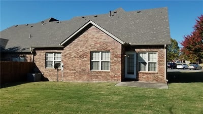 4140 Zion Valley Dr - Fayetteville, AR