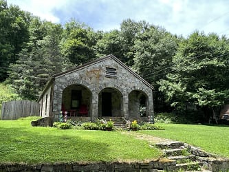 296 Middle Fork Rd - Blowing Rock, NC