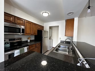 High Point Commons Apartments - Madison, WI