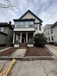 240 Pleasant St #2ND - Providence, RI