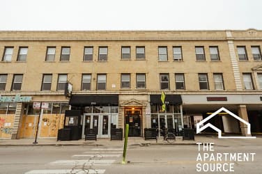 2712 N Milwaukee Ave - Chicago, IL