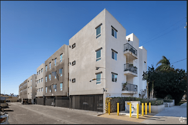 18528 Chase St unit 404A - Los Angeles, CA