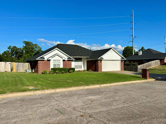 2713 S 87th Dr - Fort Smith, AR