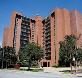 Castlewood Apartments - Lakewood, OH