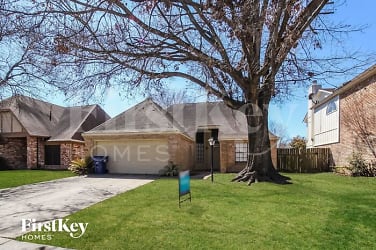 13907 Beckwith Dr - Houston, TX