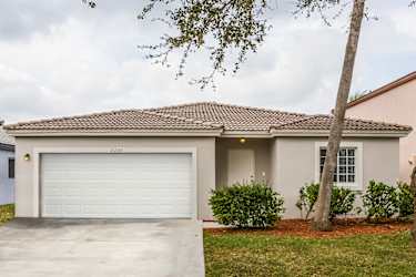 2200 SW 106th Ave - Hollywood, FL