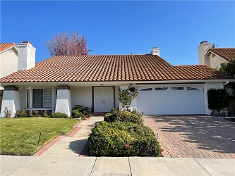 6332 Meadow Haven Dr - Agoura Hills, CA
