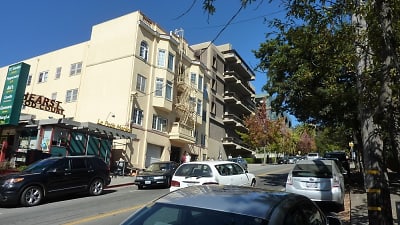 2511 Hearst Ave unit 207 - Berkeley, CA