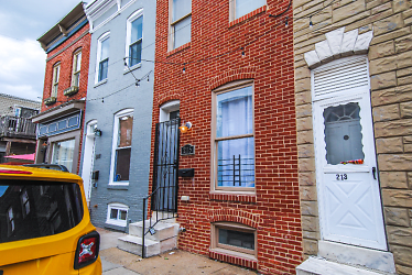 215 N Belnord Ave - Baltimore, MD