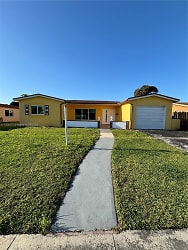 4580 NW 42nd St - Lauderdale Lakes, FL