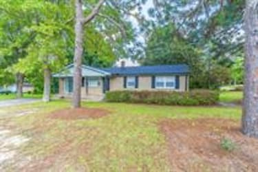 205 N Glover St - Southern Pines, NC