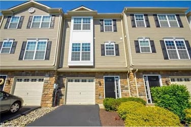 7550 Pioneer Dr - Macungie, PA