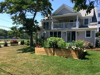 624 Mulberry Point Rd - Guilford, CT