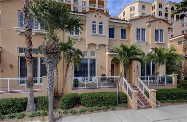 505 Mandalay Ave #62 - Clearwater, FL