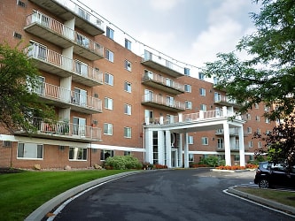 Nob Hill Apartments - Syracuse, NY
