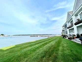 35 Stirling Cove - Greenport, NY