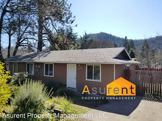 1200 4th Ave - Gold Hill, OR