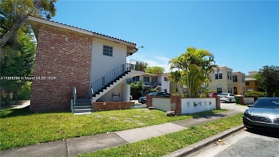 236 Madeira Ave #6 - Coral Gables, FL