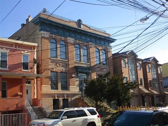 100 Sherman Ave #201 - Jersey City, NJ