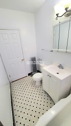 1916 W Lunt Ave - Chicago, IL