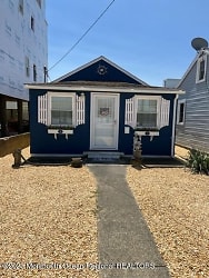 207 Hiering Ave #FRONT - Seaside Heights, NJ