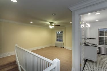 Fairfield Arnold Manor At West Islip Apartments - West Islip, NY