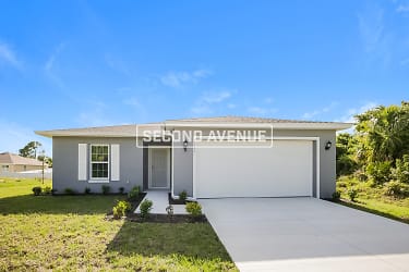 3131 Phineas Ave - North Port, FL