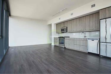 729 W Couch Pl - Chicago, IL