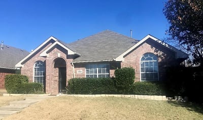 4560 Crooked Ridge Dr - The Colony, TX