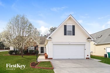 4596 River Gate Drive - Clemmons, NC
