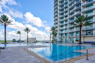 Harbor Grand Apartments - Fort Myers, FL