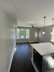 Newly Renovated Apartments In A Quiet Neighborhood - Saint Louis, MO