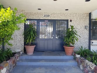 12319 Manor Dr - Hawthorne, CA