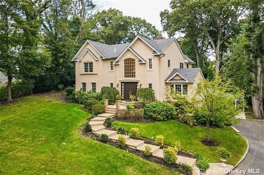 12 The Intervale - Roslyn, NY