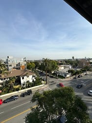 1201 N Crescent Heights Blvd - West Hollywood, CA