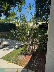 701 Gardens Dr #101 - Pompano Beach, FL