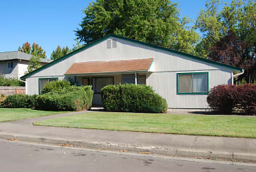 247 Lorraine Ave - Eagle Point, OR