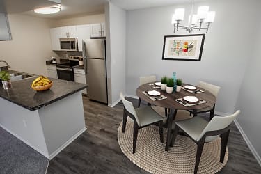 Apres Apartments - Denver, CO