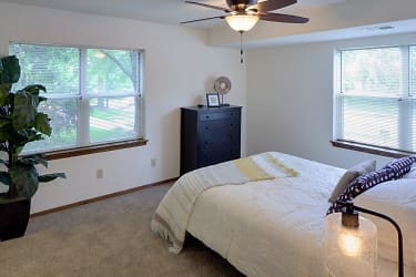 21 N High Point Ct unit D-518 - Madison, WI