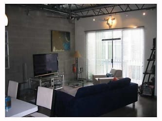 4801 South Congress Ave&lt;/br&gt;Unit C4` - undefined, undefined
