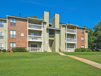 Ashland Pines Apartments - Stone Mountain, GA