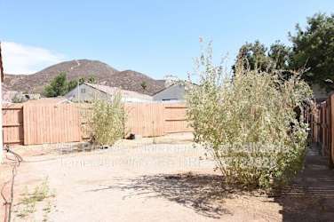 27815 Spring Meadow Ct - Menifee, CA