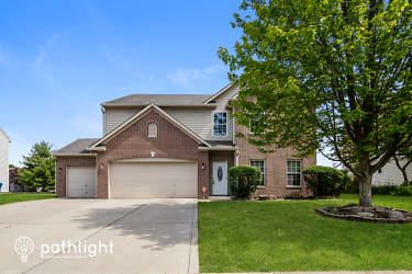 11263 Whitewater Way - Fishers, IN