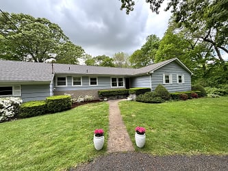 220 Stepstone Hill Rd - Guilford, CT