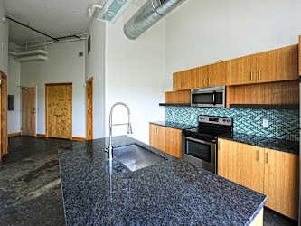 Cookie Factory Lofts Apartments - Richmond, VA